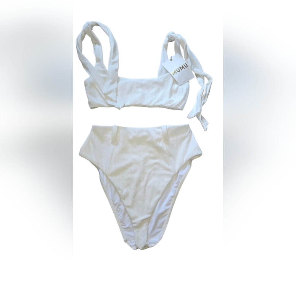 Show Me Your MuMu White Bikini - Picture 3 of 6